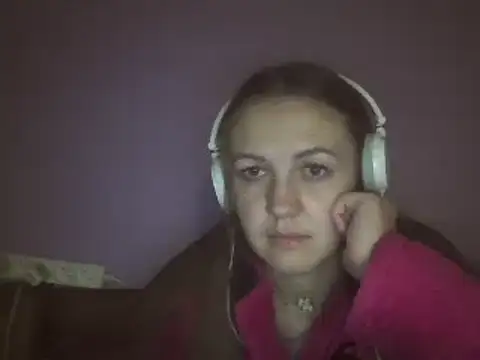 Snapshot of Milaniya261 chatting on March 21, 2025, 1:13 am Milaniya261 online show from March 21, 2025, 1:13 am