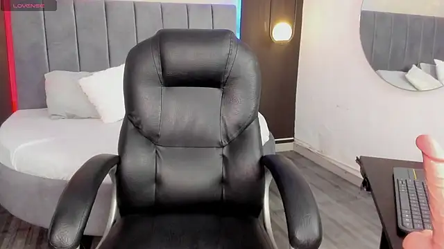 bella gibson online show from February 20, 2025, 2:35 pm