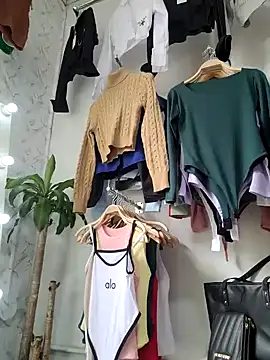 SarahXRusso online show from December 20, 2024, 8:23 pm