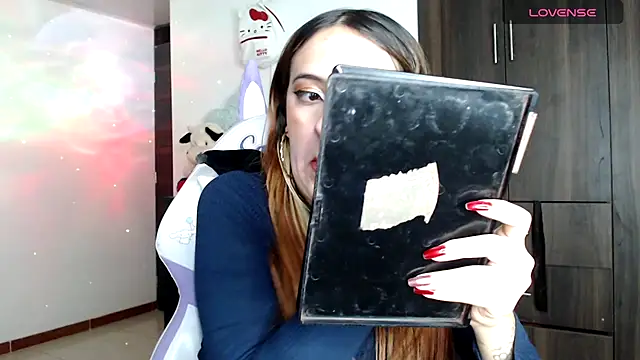 SarahXRusso online show from December 23, 2024, 12:57 am