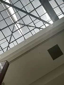 SarahXRusso online show from November 6, 2025, 3:35 pm