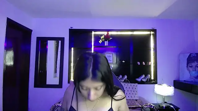 Angela Diaz  online show from January 27, 2025, 12:37 pm