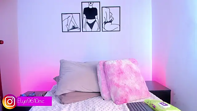 Snapshot of ellie_mcdonald chatting on July 10, 2026, 9:28 pm ellie mcdonald online show from July 10, 2026, 9:28 pm