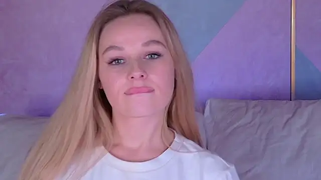 BeatriceEsmont online show from January 13, 2025, 11:38 pm