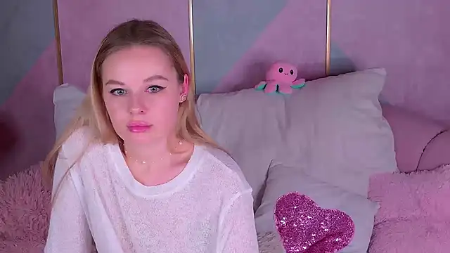 BeatriceEsmont online show from January 29, 2025, 1:05 am