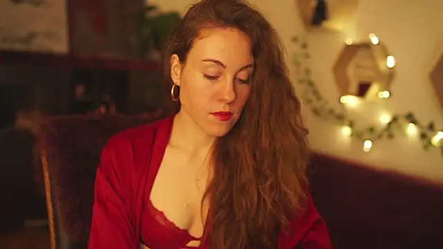 Berberis  Silene online show from January 21, 2025, 9:36 pm