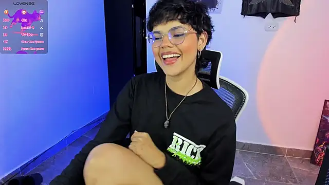 Snapshot of gooddess_isis chatting on October 21, 2025, 6:03 am gooddess isis online show from October 21, 2025, 6:03 am