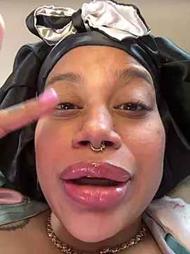 Snapshot of shyfr34k chatting on February 6, 2025, 2:58 pm shyfr34k online show from February 6, 2025, 2:58 pm