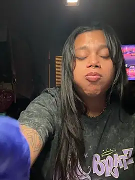 Snapshot of shyfr34k chatting on March 5, 2025, 11:27 pm shyfr34k online show from March 5, 2025, 11:27 pm