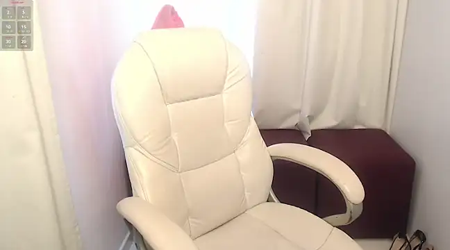 Xileny-Halliwey online show from February 10, 2025, 5:19 pm