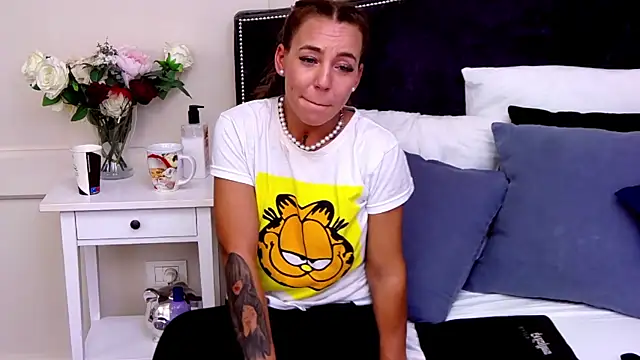 KatyNolan online show from January 26, 2025, 12:11 pm