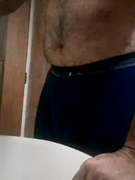 Snapshot of Juan_45 chatting on April 14, 2026, 12:44 pm Juan 45 online show from April 14, 2026, 12:44 pm