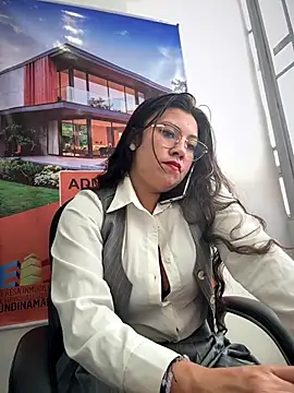 LIZ-06  online show from December 16, 2025, 2:44 pm