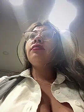 LIZ-06  online show from December 20, 2025, 5:53 pm