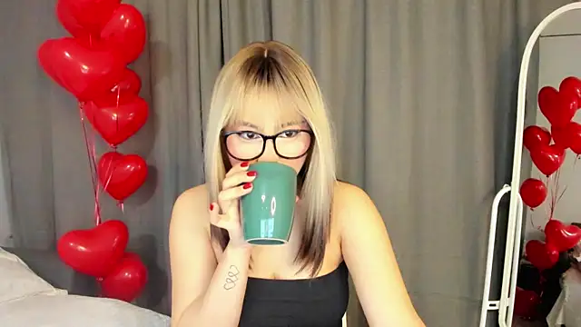 may mia online show from February 17, 2025, 10:36 pm