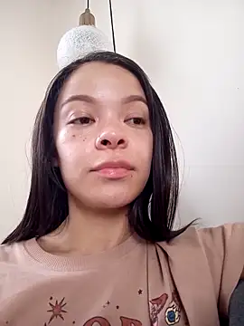 sofiaVelez01 online show from December 15, 2024, 6:37 pm