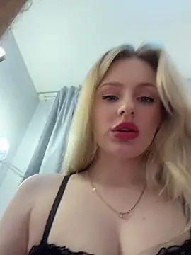 Snapshot of CaseyCumFace chatting on June 15, 2026, 7:38 pm CaseyCumFace online show from June 15, 2026, 7:38 pm