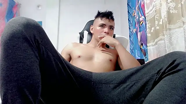 danilo302209 online show from February 14, 2025, 5:25 pm