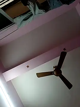 Cute-manisha online show from February 3, 2025, 3:53 am