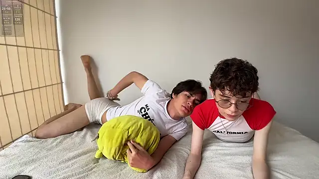 Snapshot of mapleg chatting on October 12, 2025, 5:23 pm mapleg online show from October 12, 2025, 5:23 pm