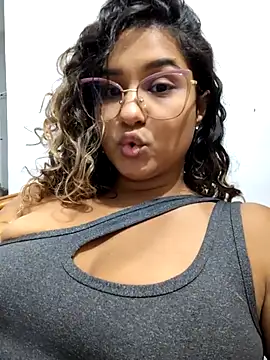 BrendaGirs online show from April 15, 2026, 2:29 am