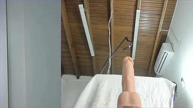 Lucy carter  online show from November 1, 2025, 4:31 pm