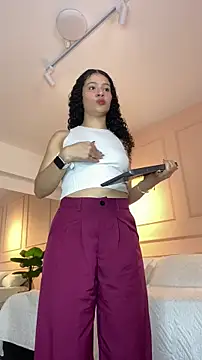 SHARONN     online show from March 4, 2026, 4:07 am