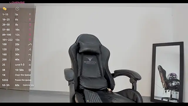 Snapshot of aggy_castel chatting on December 12, 2024, 5:04 pm aggy castel online show from December 12, 2024, 5:04 pm