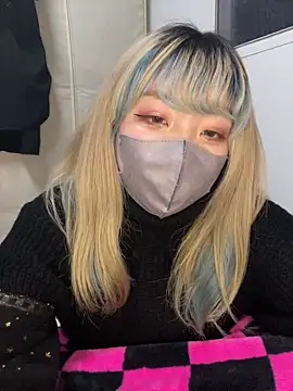 YUNA-yuna online show from January 12, 2025, 2:52 pm