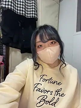 YUNA-yuna online show from January 29, 2025, 3:37 pm