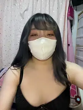 YUNA-yuna online show from February 13, 2025, 5:01 pm