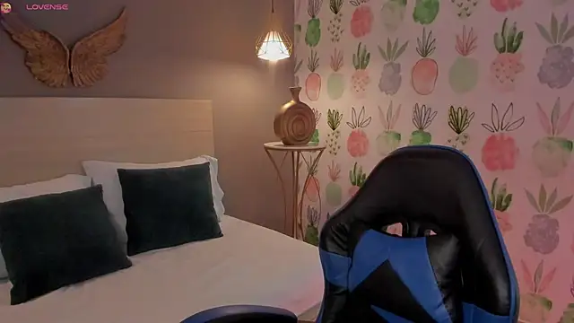 yaya23x online show from March 18, 2026, 2:42 pm