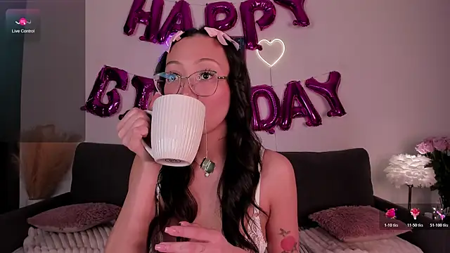 naomi asian online show from April 11, 2026, 5:23 am