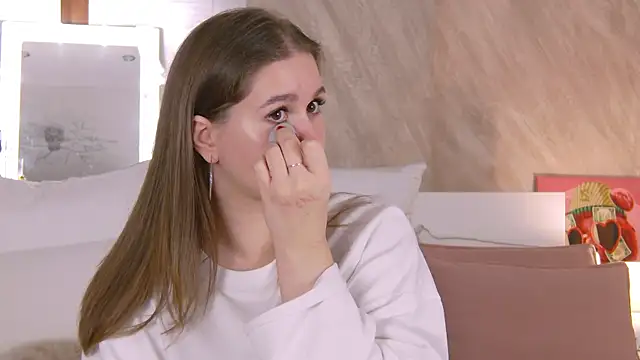 EllieHayes online show from January 5, 2026, 8:34 pm