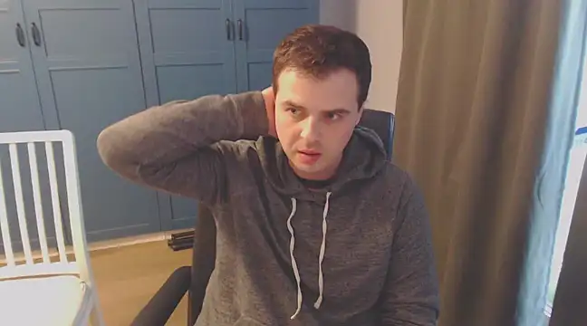 Snapshot of CuteMan33 chatting on December 8, 2024, 9:57 am CuteMan33 online show from December 8, 2024, 9:57 am