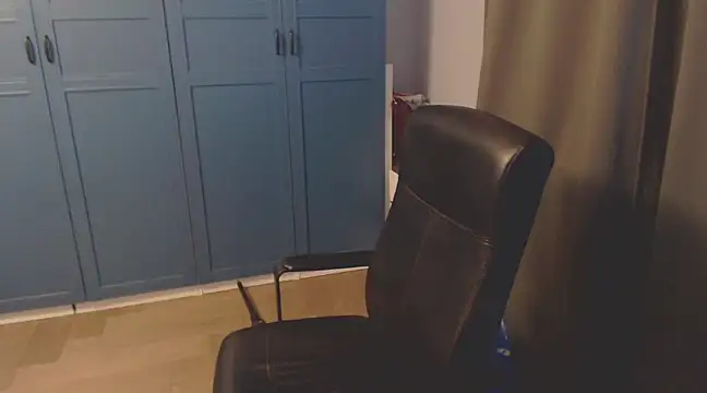 Snapshot of CuteMan33 chatting on December 9, 2024, 11:26 am CuteMan33 online show from December 9, 2024, 11:26 am