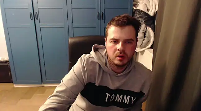 Snapshot of CuteMan33 chatting on March 5, 2025, 11:49 pm CuteMan33 online show from March 5, 2025, 11:49 pm