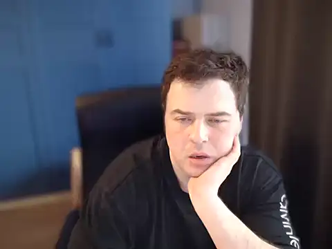 Snapshot of CuteMan33 chatting on March 9, 2026, 12:20 pm CuteMan33 online show from March 9, 2026, 12:20 pm