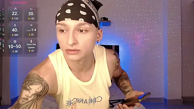 arthurphoenix  online show from January 8, 2025, 3:19 am