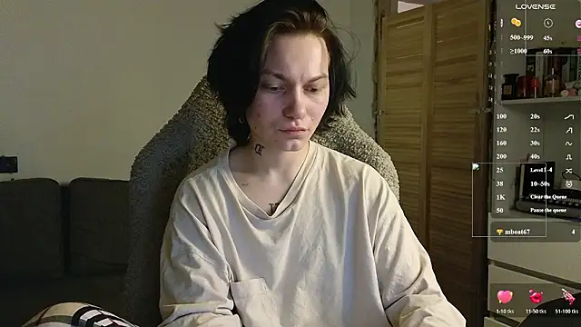 esajukyy online show from February 24, 2026, 3:21 pm