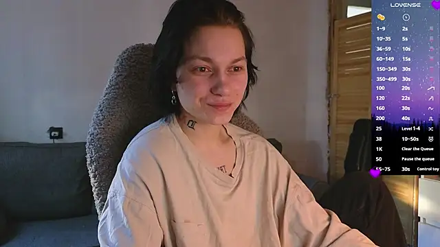 esajukyy online show from April 8, 2026, 1:05 am