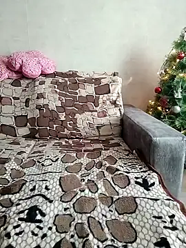 Snapshot of Miranda_Nancy chatting on December 21, 2024, 8:28 am Miranda Nancy online show from December 21, 2024, 8:28 am