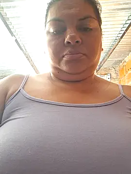 chubby sexy big tits online show from September 26, 2025, 12:20 pm