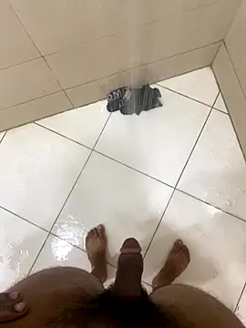 Snapshot of Lahcene chatting on October 13, 2025, 5:46 pm Lahcene online show from October 13, 2025, 5:46 pm