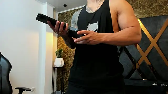 Flynn Riider online show from March 13, 2026, 12:01 pm