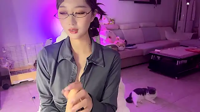 pinnnnnnk online show from December 22, 2024, 2:06 pm