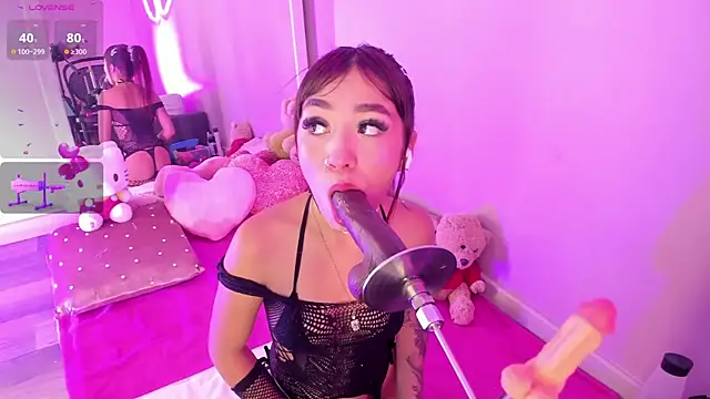 candy  monroe online show from April 12, 2026, 11:37 am