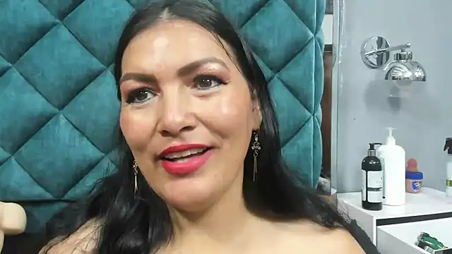 PENELOPELEWISs online show from March 26, 2026, 7:47 am