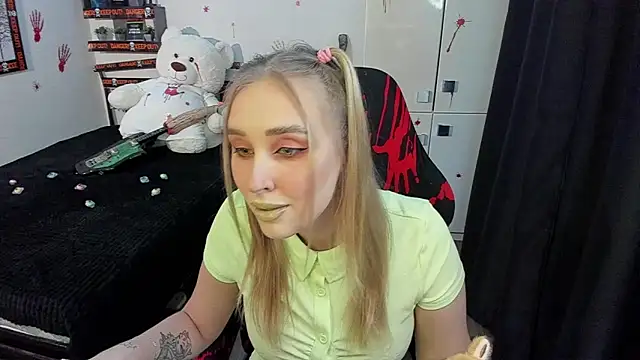 LinaTruly online show from October 30, 2025, 9:37 pm