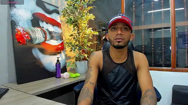 Snapshot of Robin_Rief chatting on January 18, 2025, 3:53 am Robin Rief online show from January 18, 2025, 3:53 am